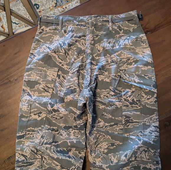 U.S. Air Force Tactical Flight Duty Trouser, Digital Camo - Picture 7 of 11